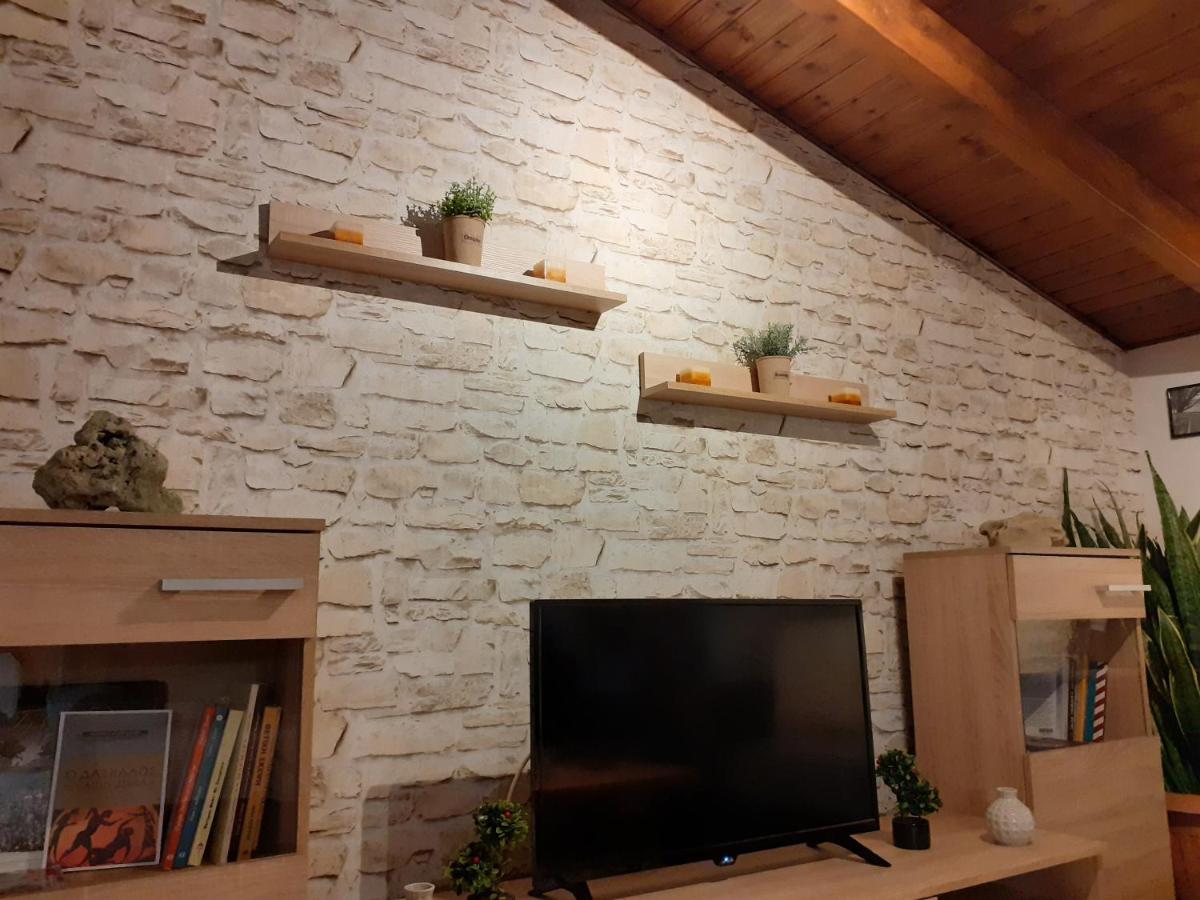 The View Attic Apartment Ioannina Luaran gambar