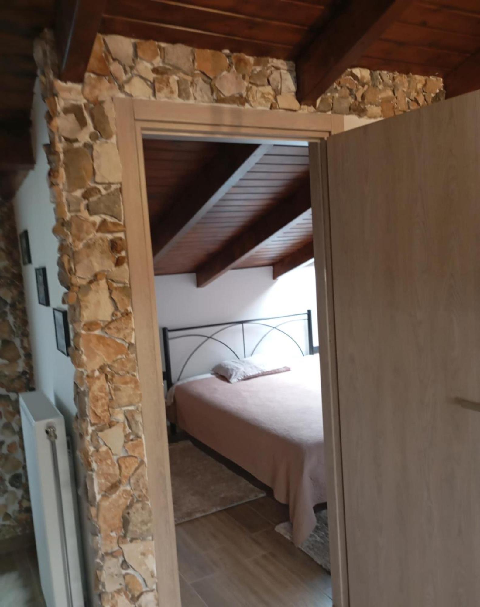 The View Attic Apartment Ioannina Luaran gambar